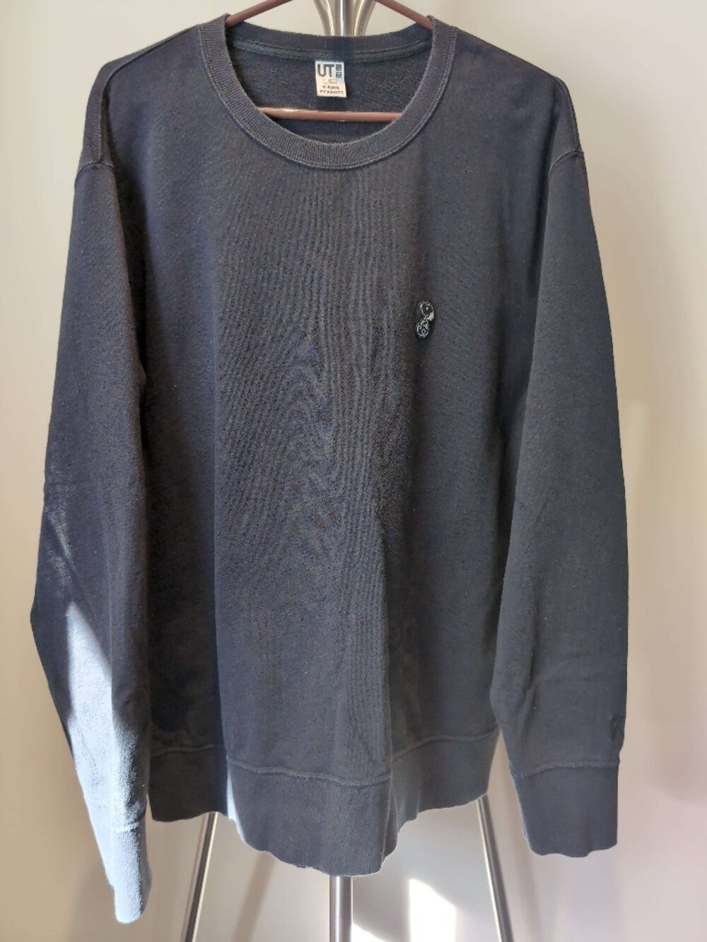 Uniqlo x KAWS XL Black Crewneck Sweater
